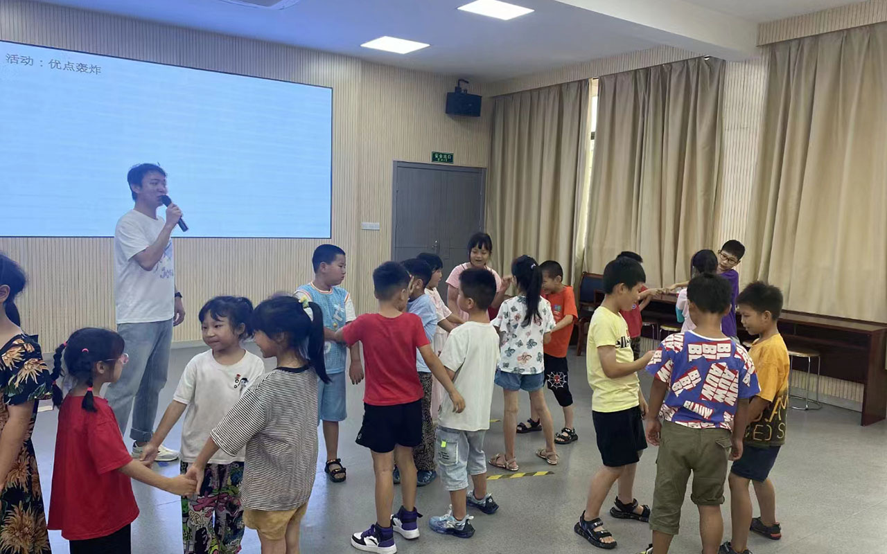 连山龙观乡中心学校